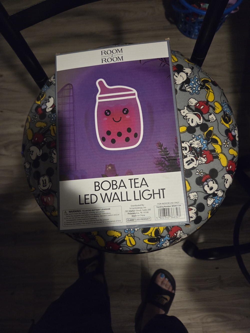 Room Room Pink Boba Tea LED Wall Light - Picture 3 of 3